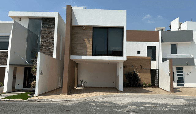 Casas en Venta en Arboledas de Loma Bella