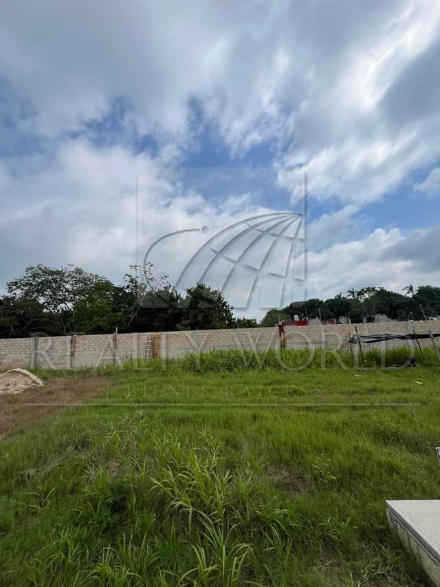 Terrenos en Venta en Acachapan y Colmena 1a Secc