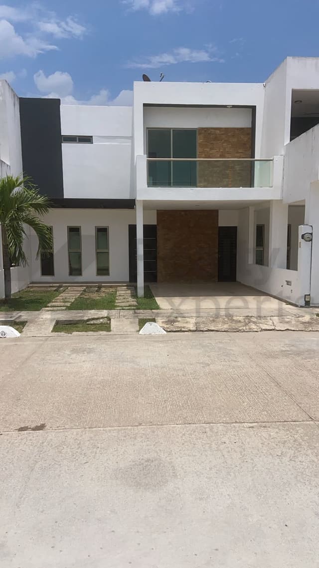 Casas en Venta en Saloya 2da. Sección