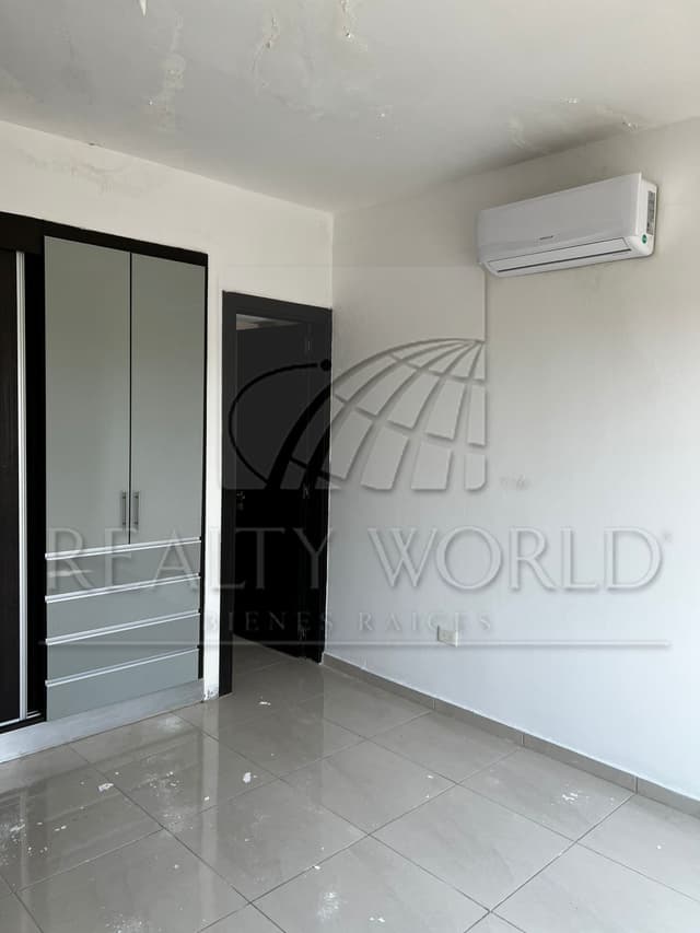 Casas en Venta en Coronel Traconis 1ra Sección (La Isla)