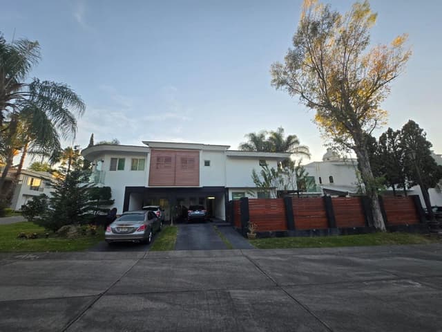 Casas en Venta en Puerta de Hierro