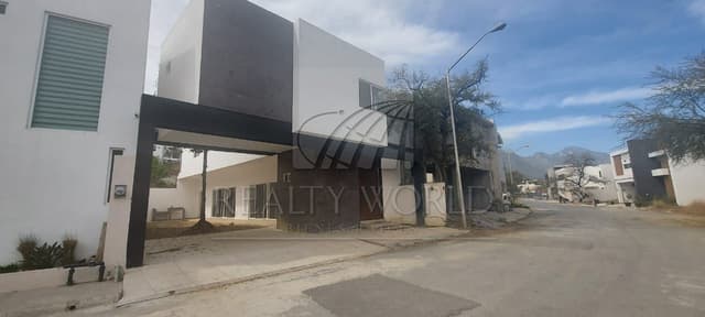 Casas en Venta en Cumbres de Santiago