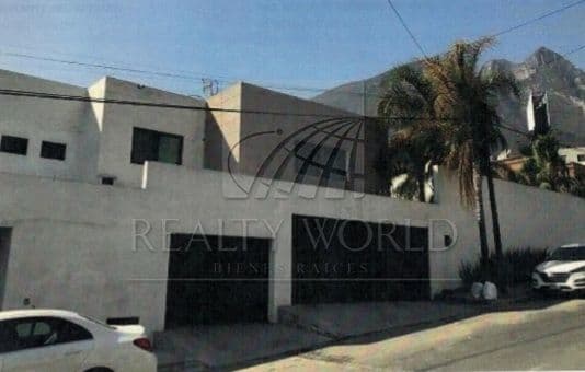 Casas en Venta en Cumbres 4to. Sector