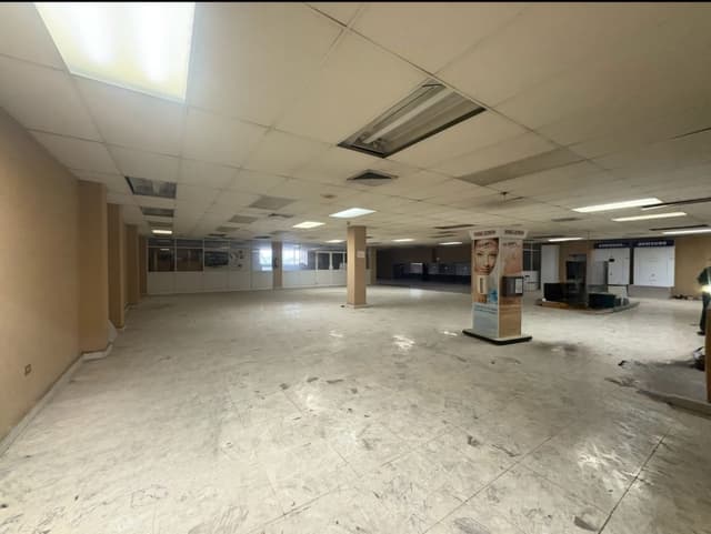 Edificio Mixto en Venta en Mitras Sur