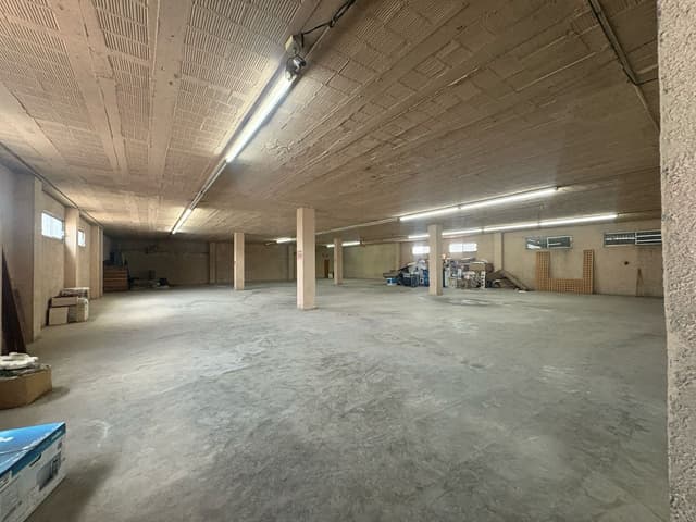 Edificio Mixto en Venta en Mitras Sur