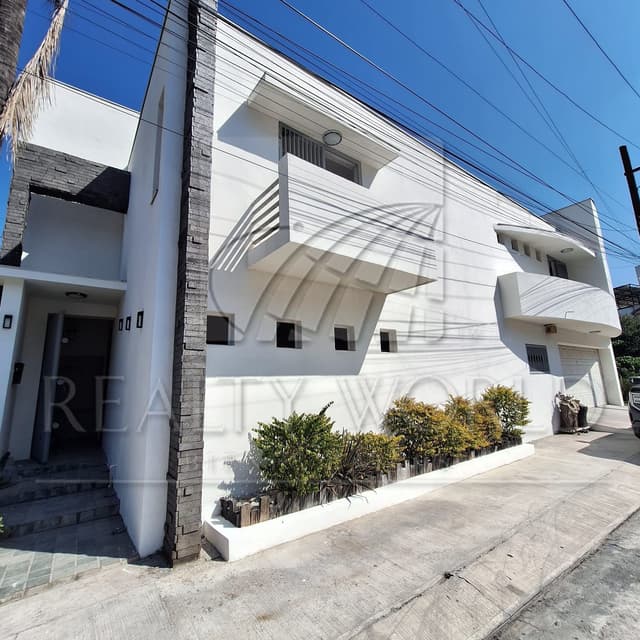 Casas en Venta en Cumbres 6to Sector