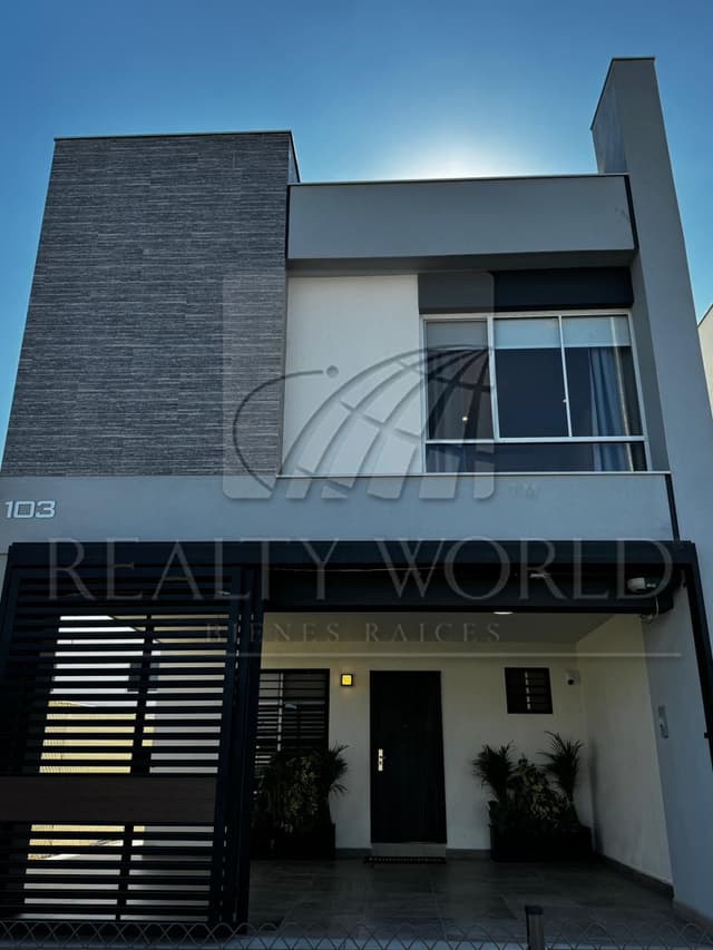 Casas en Venta en Moderno Apodaca