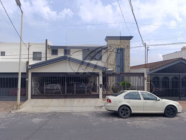 Casas en Renta en Cumbres 4to. Sector