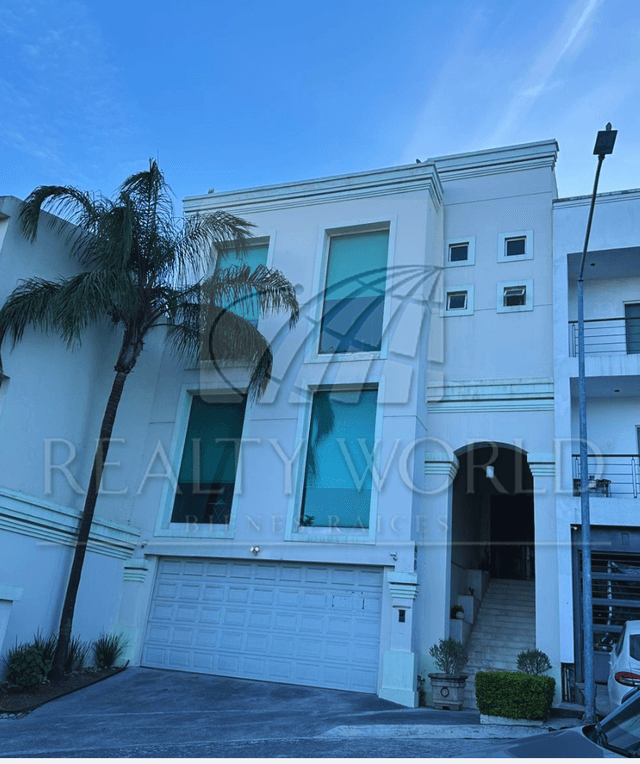 Casas en Venta en Cumbres 5to Sector