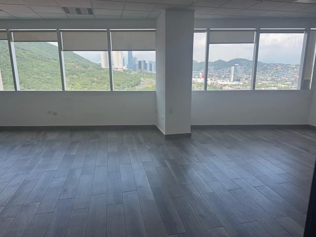 Oficinas en Renta en Del Paseo Residencial