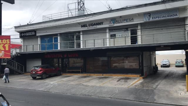 Locales en Renta en Cumbres 2 Sector