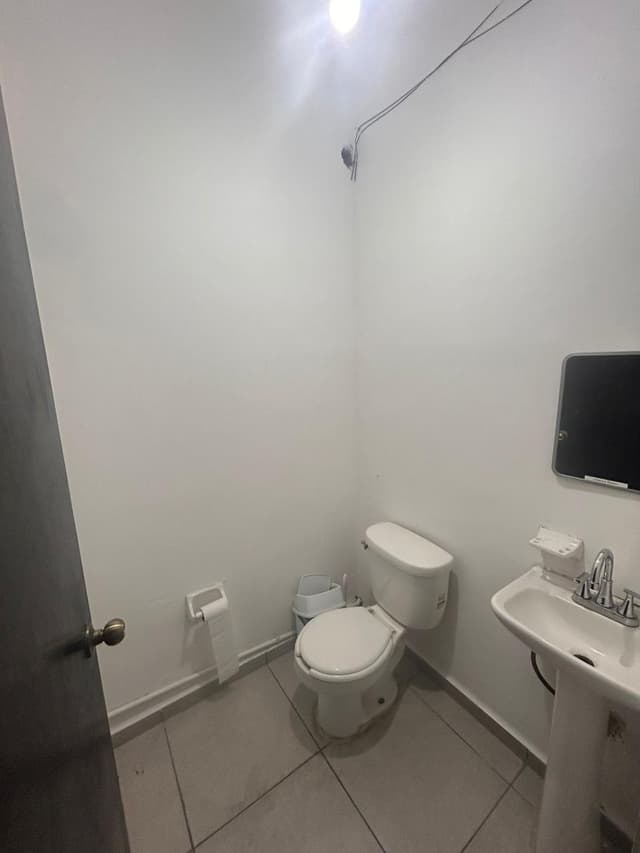 Locales en Renta en Contry la Silla