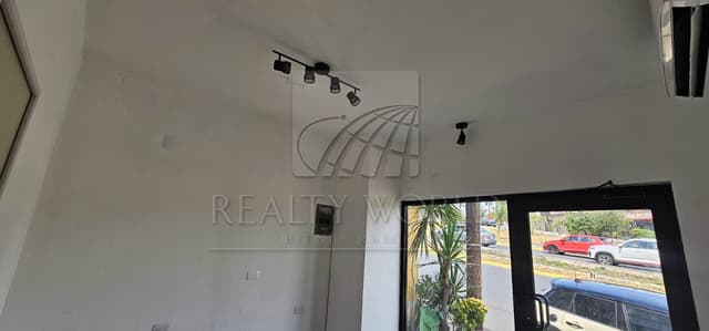 Locales en Renta en Cumbres 3er sector