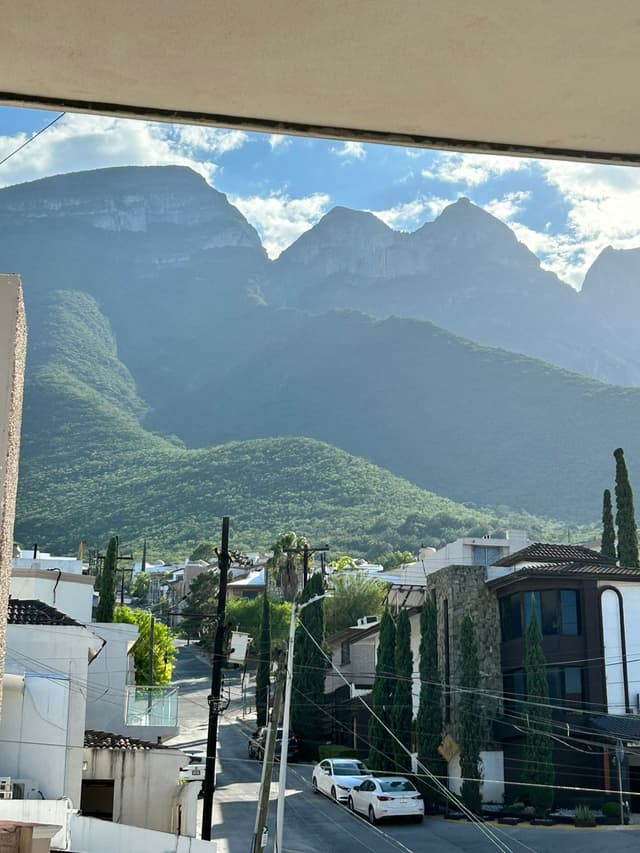 Casas en Venta en Cumbres 4to. Sector