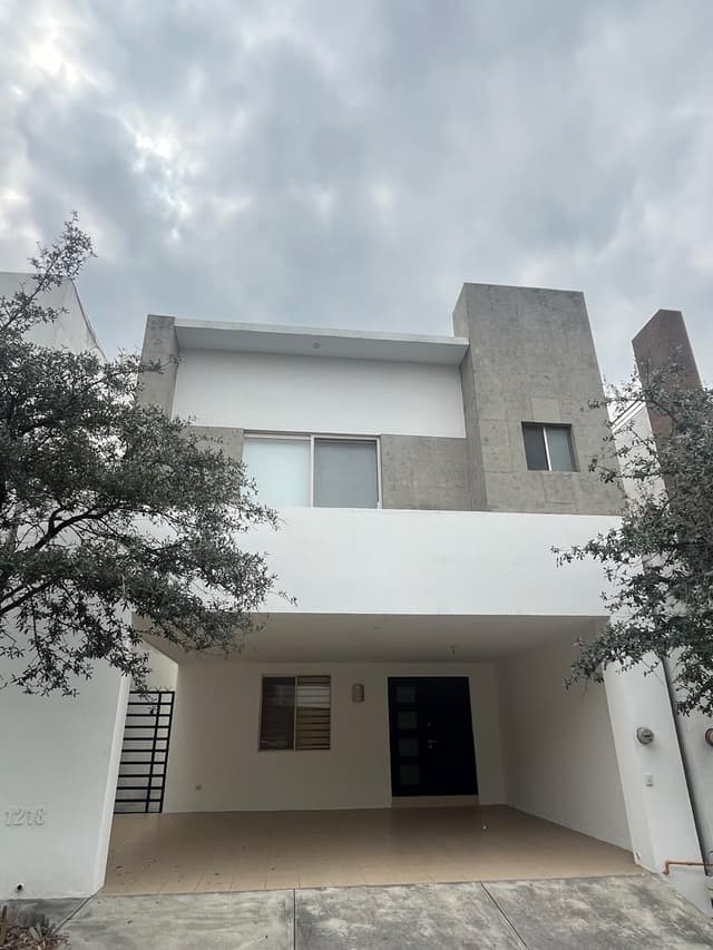 Casas en Renta en Cumbres San Agustín