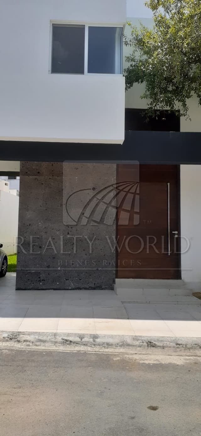 Casas en Venta en Cumbres de Santiago