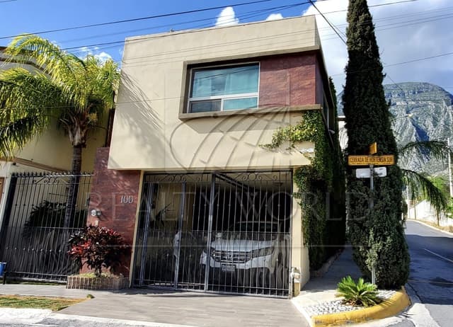 Casas en Venta en Misión Santa Catarina