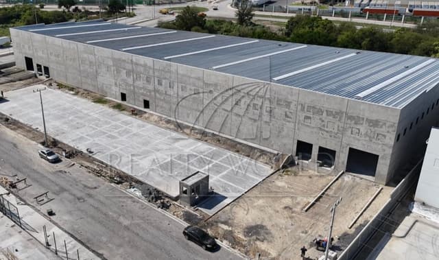 Naves Industriales en Renta en Dulces Nombres