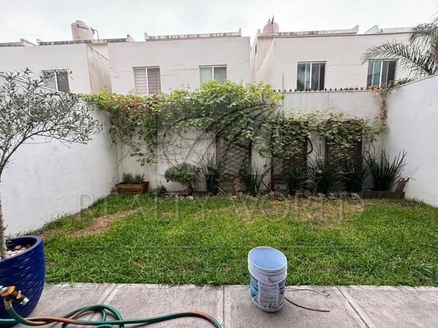 Casas en Venta en Cumbres Allegro