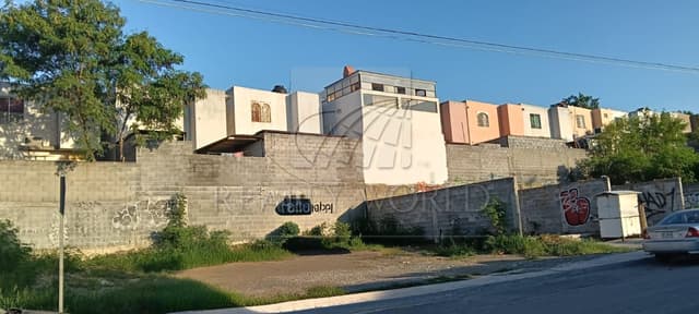 Terrenos en Venta en Misión de las Flores