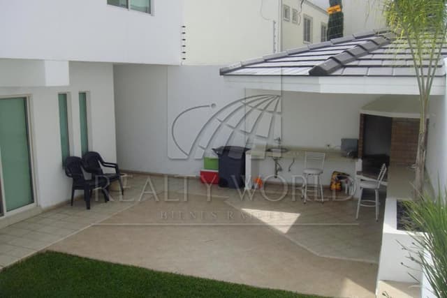 Casas en Venta en Cumbres 6 Sector D