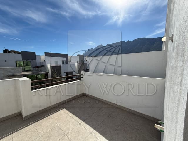 Casas en Venta en Cumbres Provenza Sector Aqua