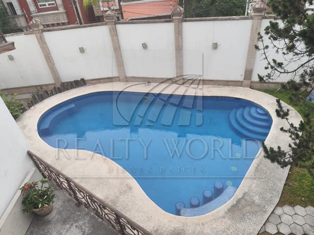 Casas en Venta en Cumbres 6to Sector