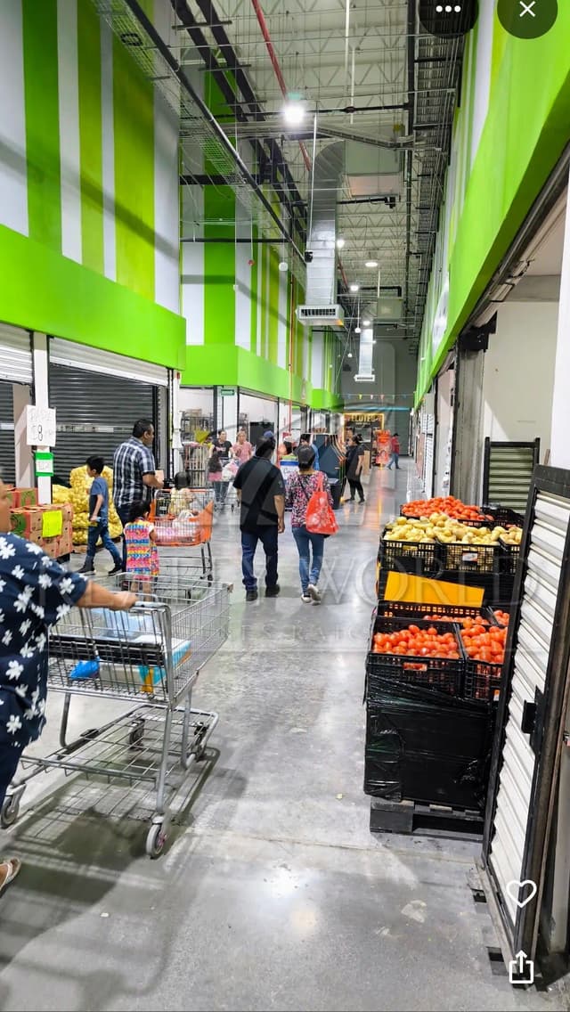 Locales en Venta en Prados de Santa Rosa