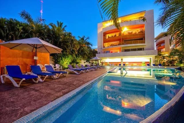 Departamento en venta en Zona Hotelera Norte 3 Recámaras