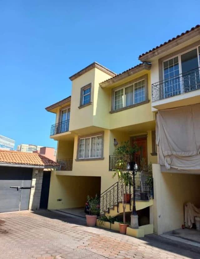 Casa en conjunto en Valle de las palmas / Interlomas