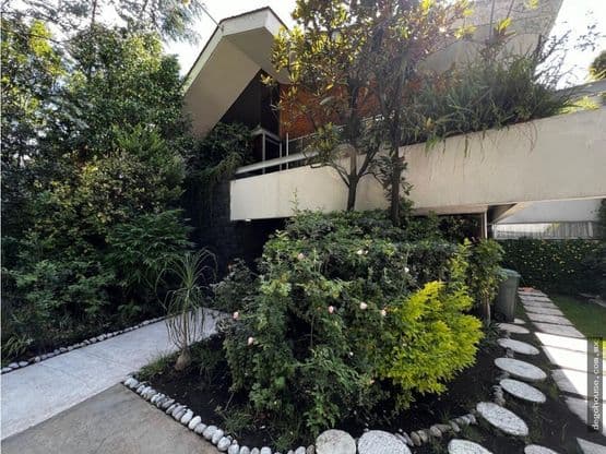 CASA EN VENTA EN BOSQUES DE LAS LOMAS