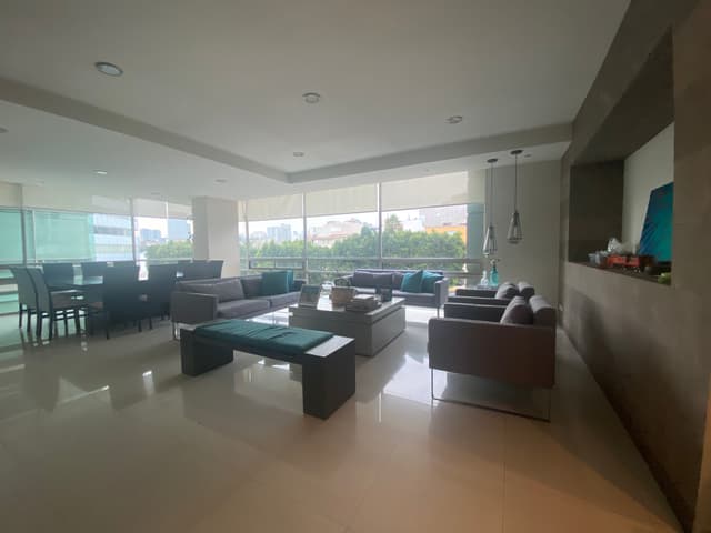 Departamento en venta en Hacienda de las Palmas dentro de una Cerrada