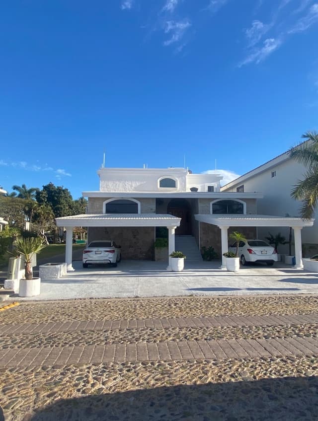 CASA VENTA EN FRACCIONAMIENTO EL CID