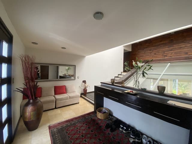 CASA EN VENTA EN NTERLOMAS.
