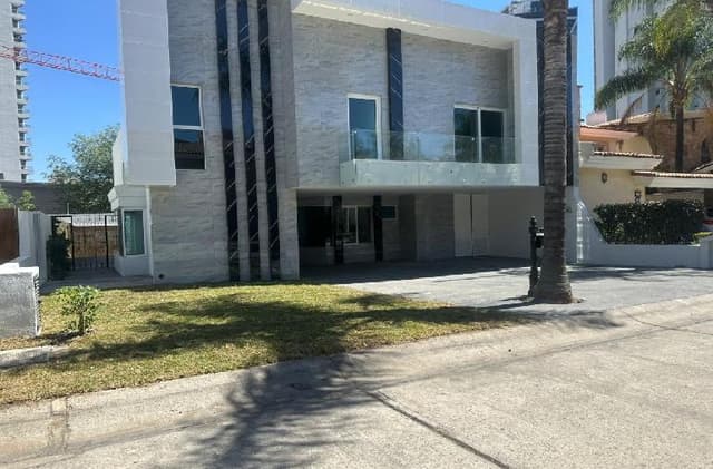 CASA EN VENTA PUERTA DE HIERRO ZAPOPAN
