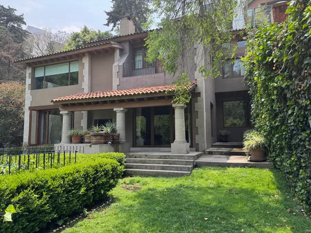 Casa en venta en Bosque de las Lomas 4 Recámaras Ahuehuetes