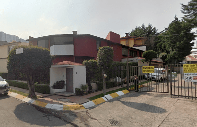 Casa En Condominio en venta en Lomas de las Palmas 5 Recámaras