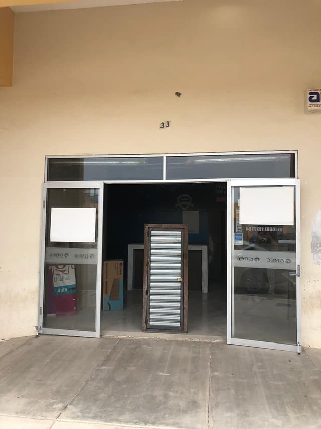 Local en venta en Plaza San Joaquin en Mazatlán