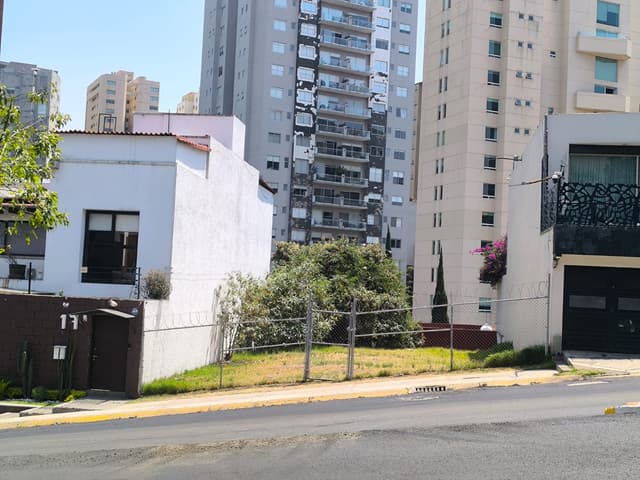 TERRENO EN VENTA EN INTERLOMAS