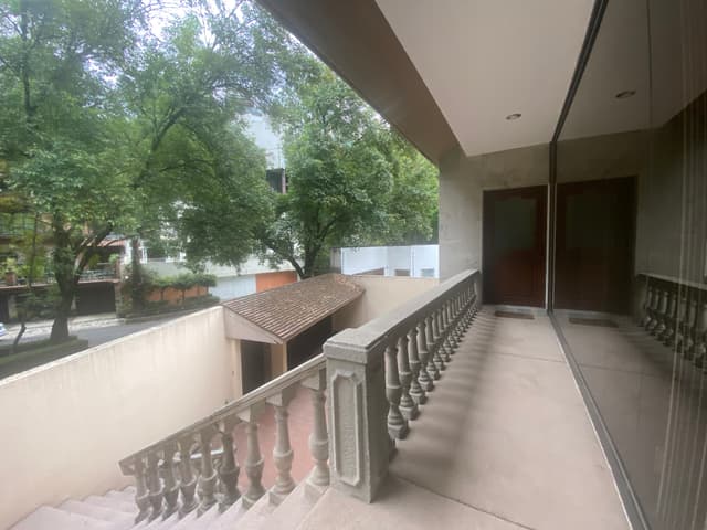 Casa en venta en Bosques de las Lomas para remodelar