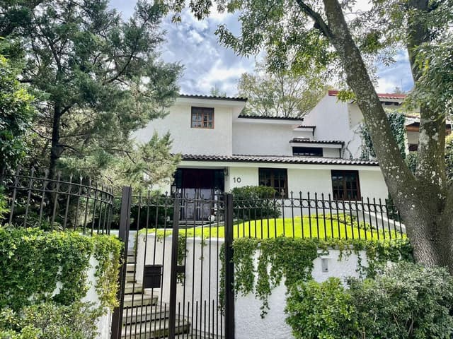 Casa en venta en Lomas de las Palmas 3 Recámaras
