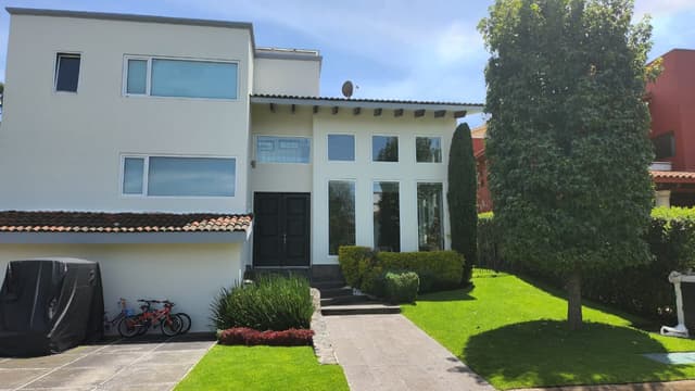 Moderna casa en venta, Club de Golf los Encinos, 4 recamaras