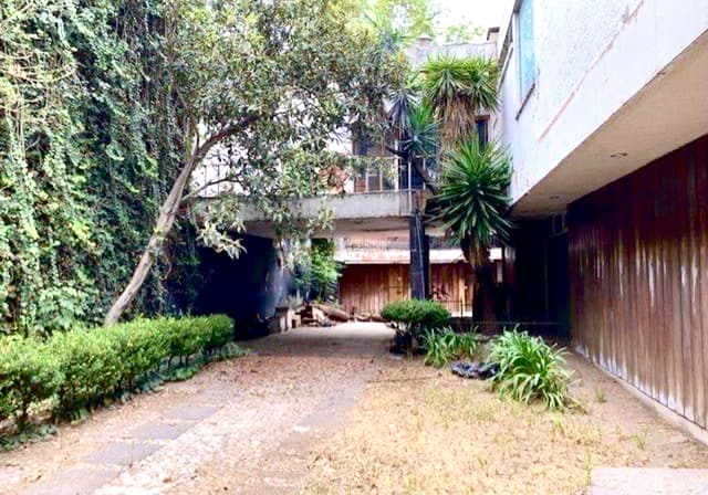 Casa en venta en San Angel Inn, ideal para remodelar