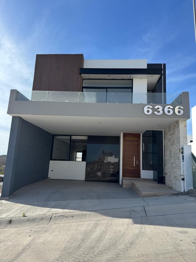 Casa en venta en Sonterra 4 Recámaras