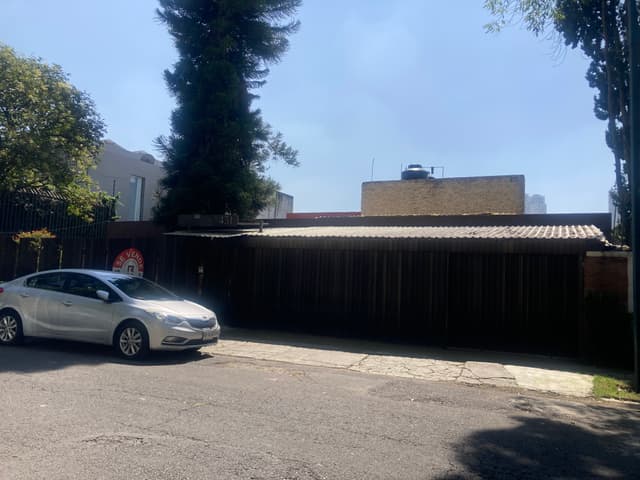 Venta Casa en bosques de las lomas para remodelar