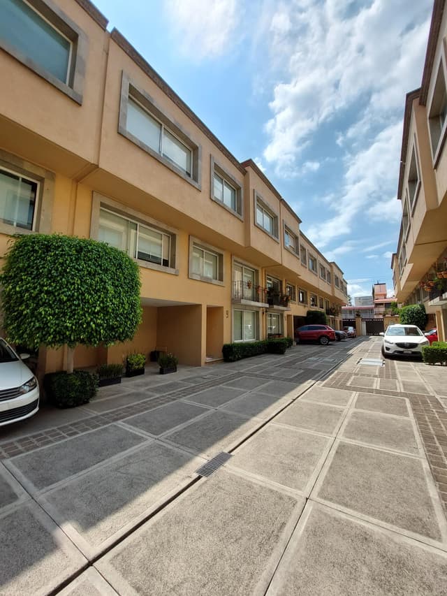 LAS ÁGUILAS, CASA EN CONDOMINIO DE 3 RECÁMARAS