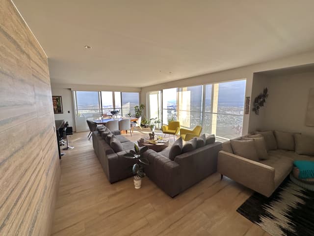 Departamento en venta con 42m2 de terraza en Royal View Zibatá