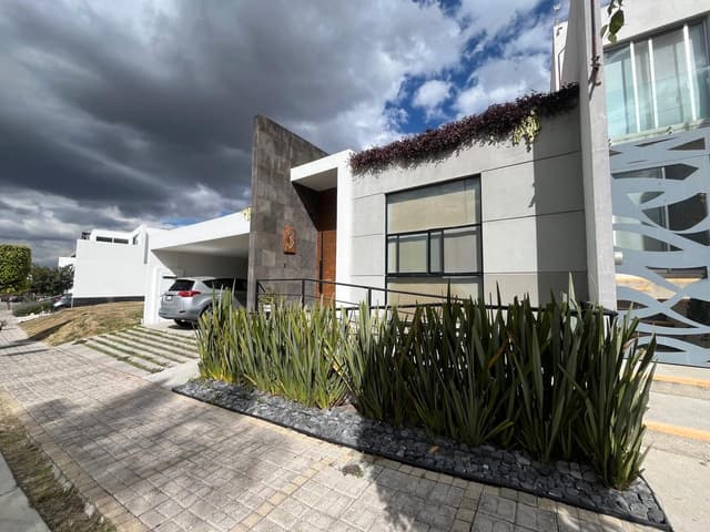 Casa En Condominio en venta en Lomas de Angelópolis 2 Recámaras