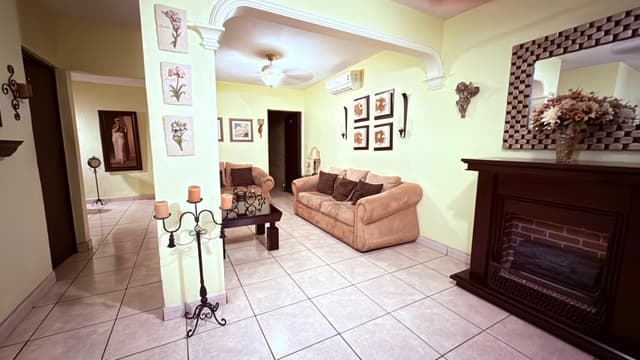 Casa en venta en Los Sauces 4 Recámaras