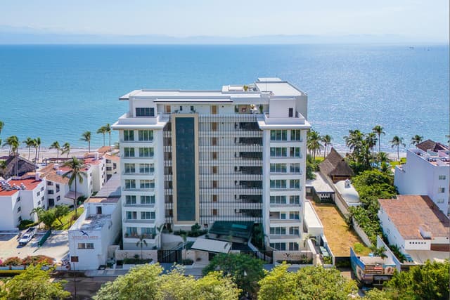BUCERIAS BEACH FRONT
